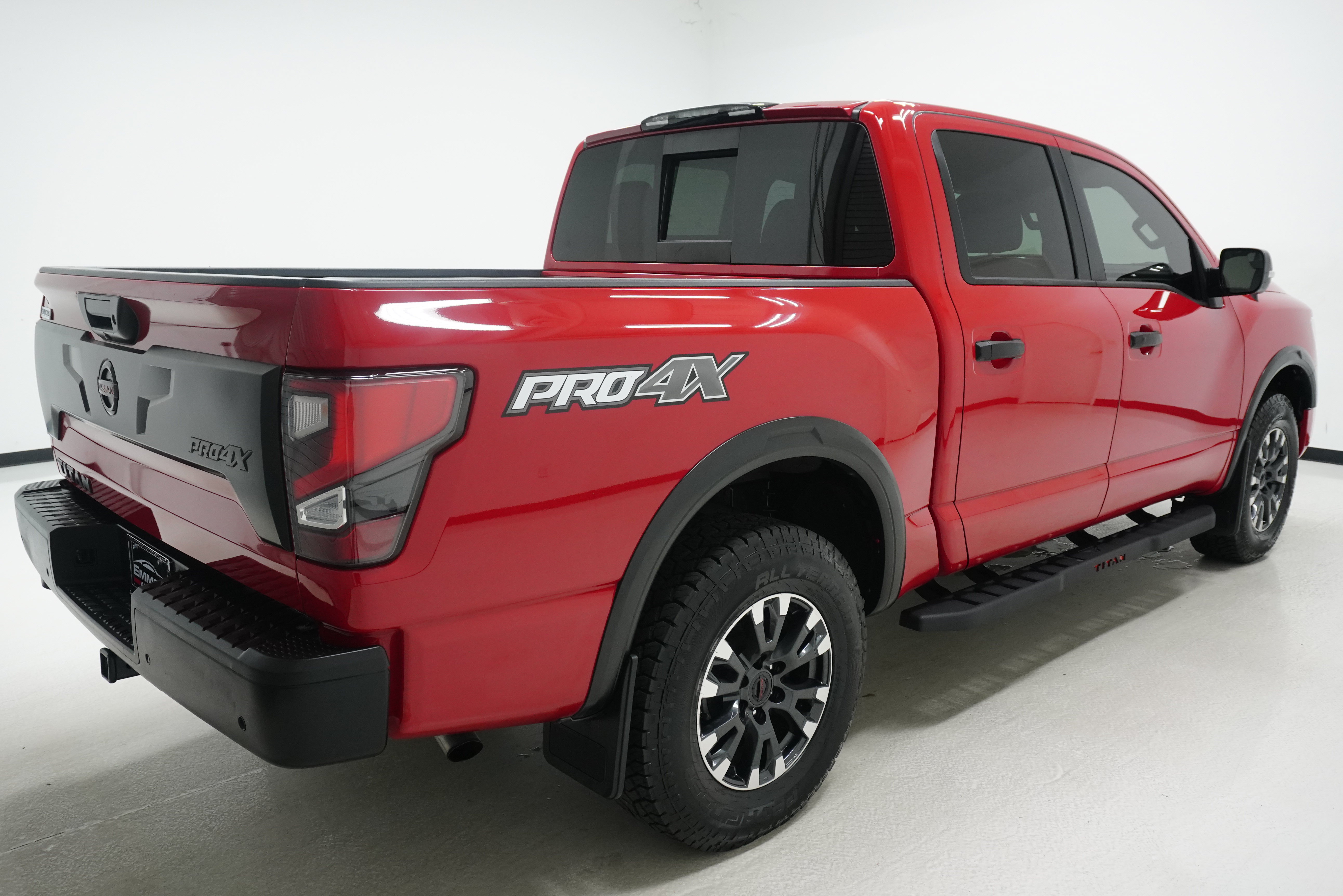 Used 2021 Nissan Titan PRO-4X w/ Pro-4x Convenience Package AWD/4WD image 4