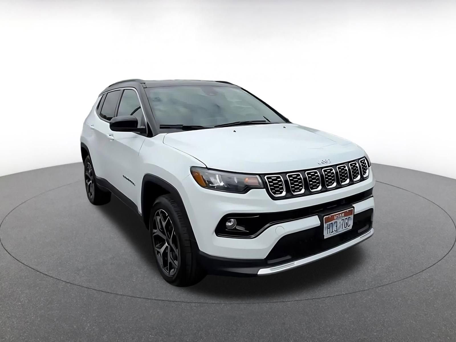 Used 2025 Jeep Compass Limited AWD/4WD image 3