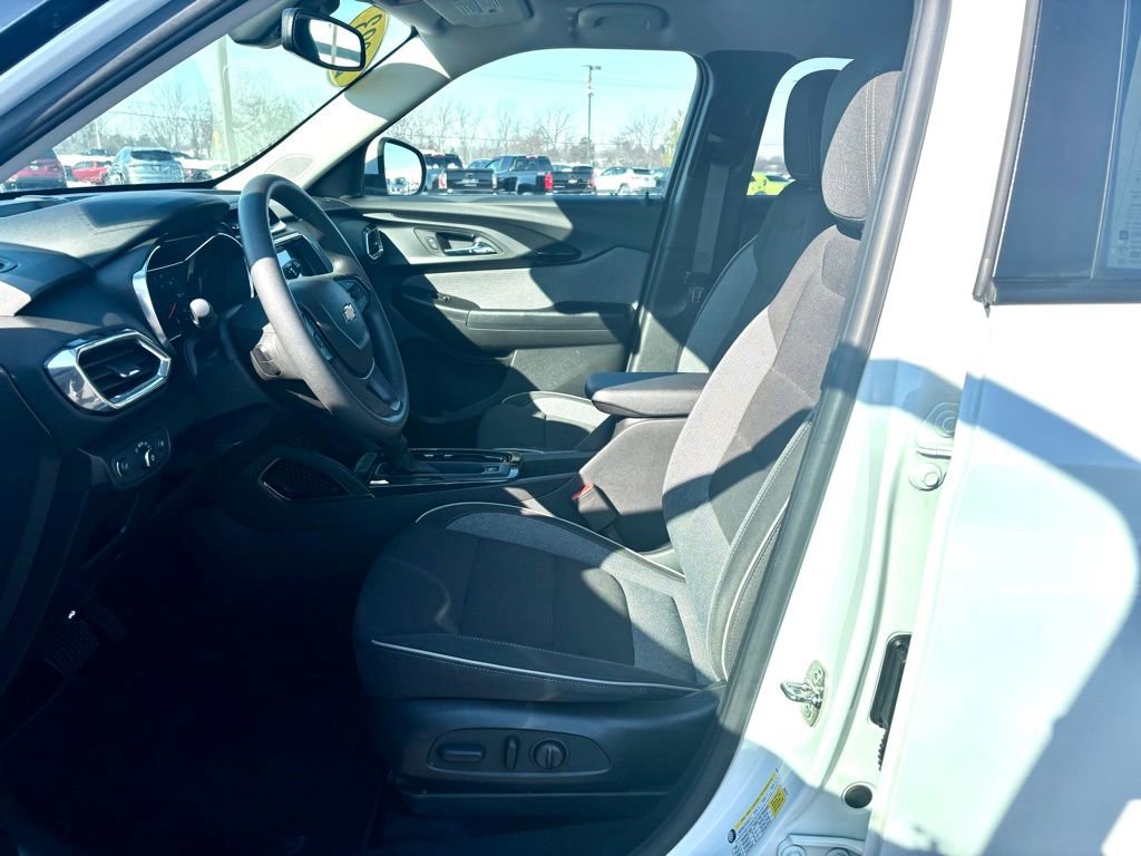 Used 2023 Chevrolet TrailBlazer LT w/ Convenience Package image 15