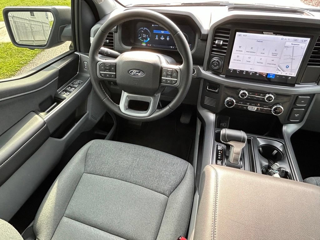 Used 2025 Ford F150 Lightning XLT AWD/4WD image 9