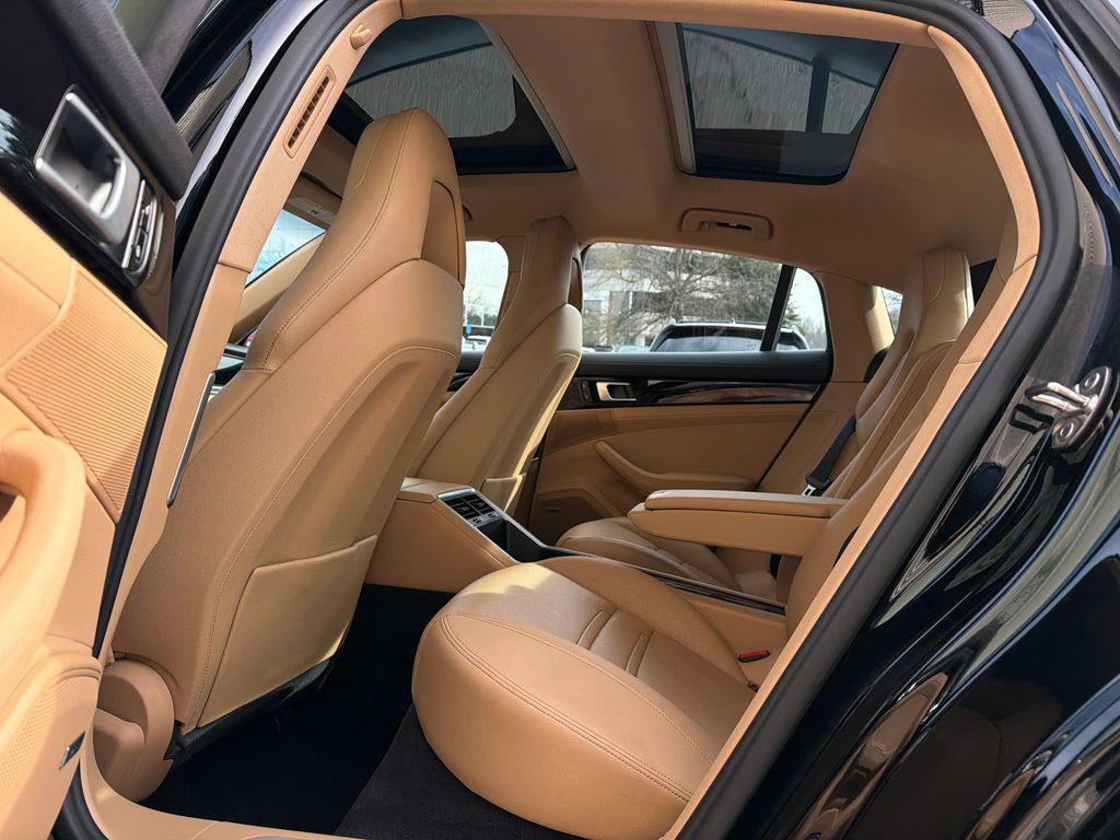 Used 2018 Porsche Panamera 4 w/ Premium Package Plus image 20