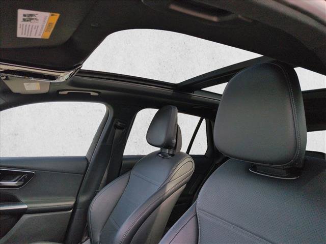 Used 2025 Mercedes-Benz GLC 300 4MATIC image 15
