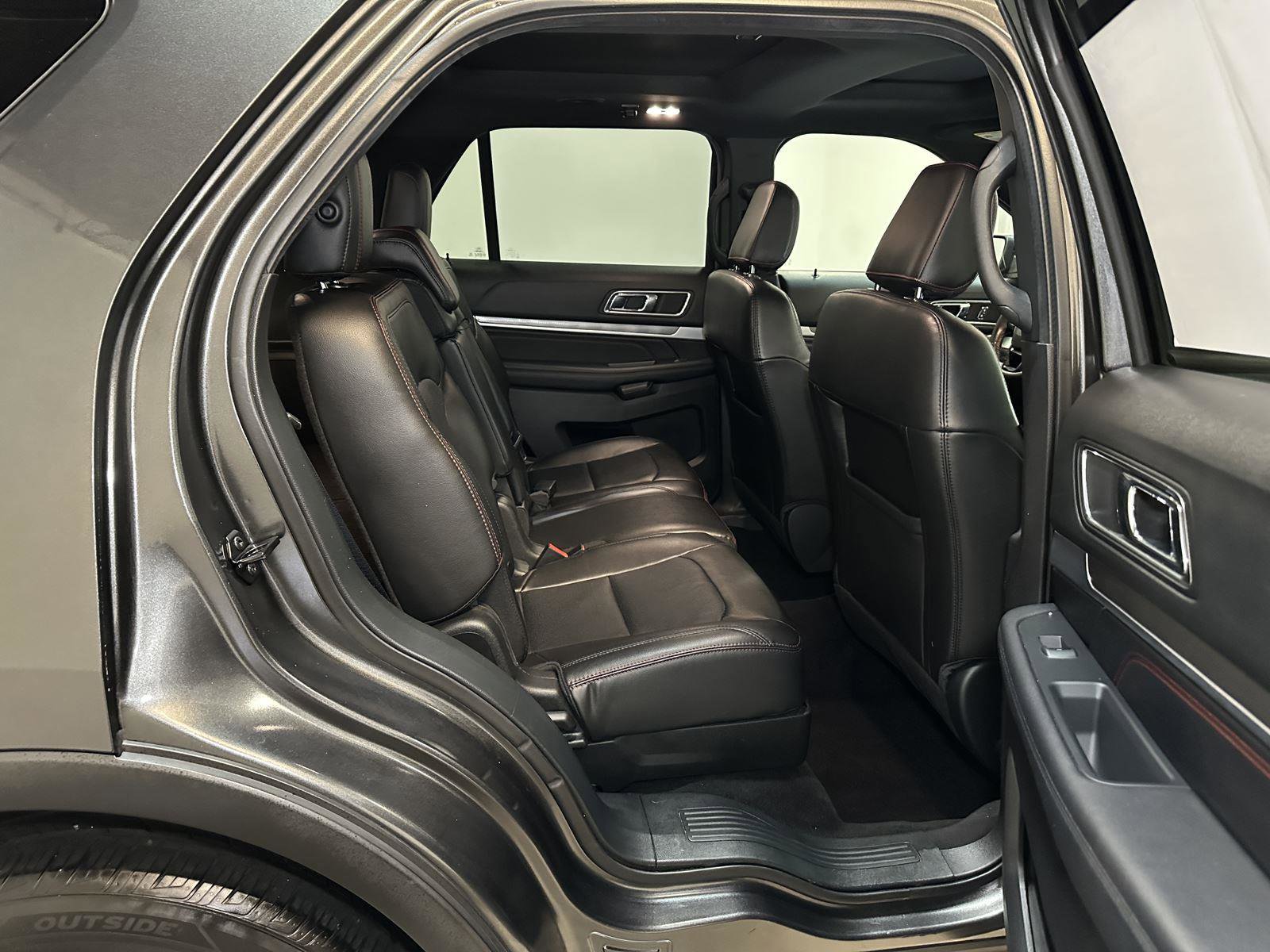 Used 2018 Ford Explorer Sport image 36