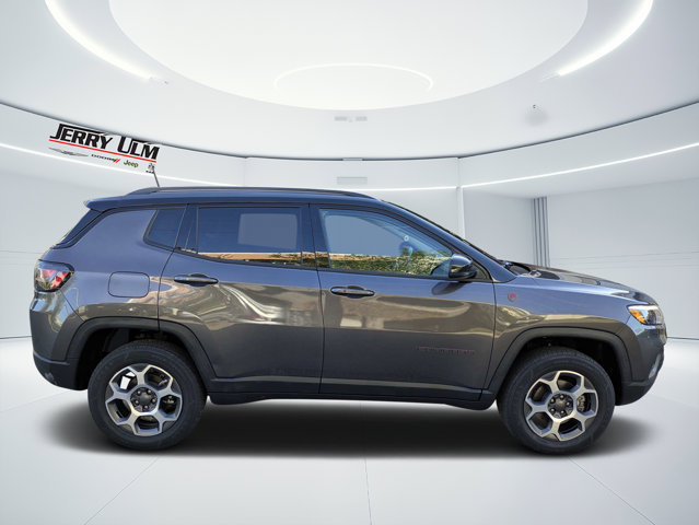 Used 2022 Jeep Compass Trailhawk w/ Trailhawk Elite Group AWD/4WD image 2