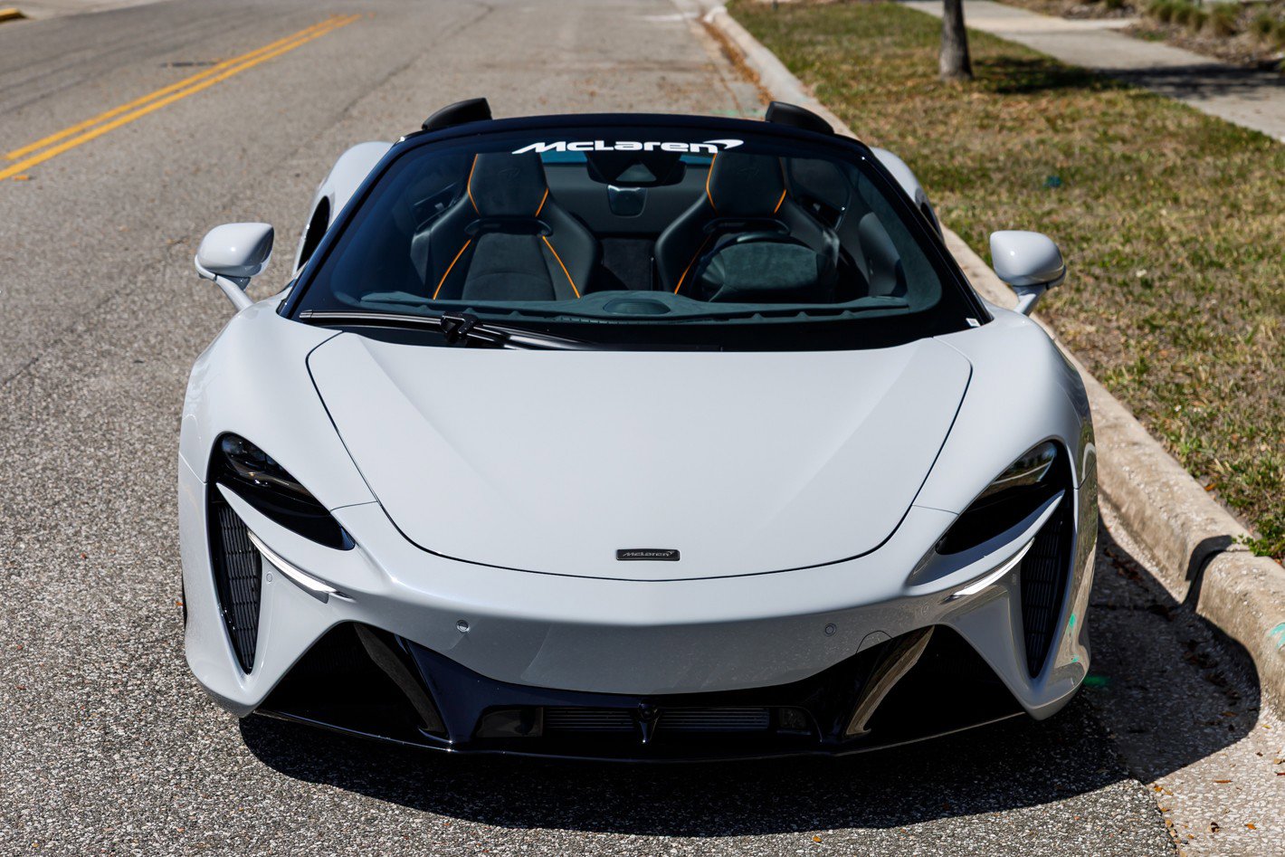 New 2025 McLaren Artura Spider image 6