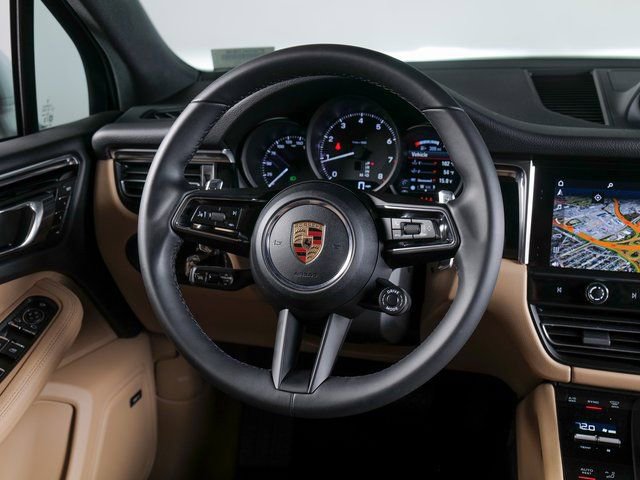 Certified 2026 Porsche Macan AWD/4WD image 15