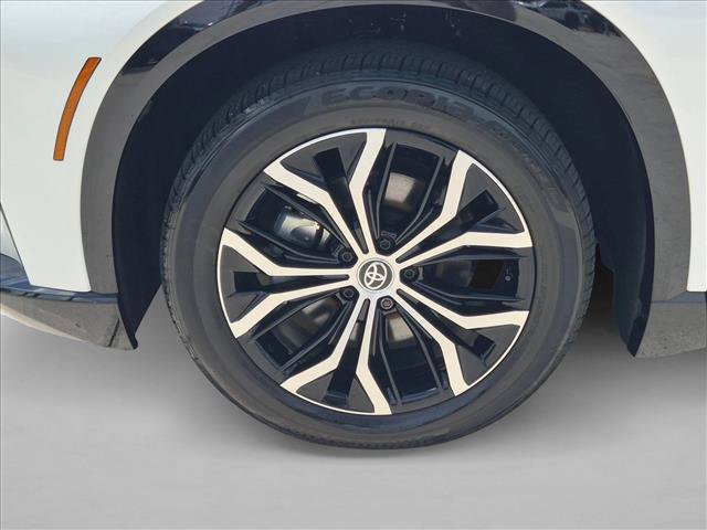 Certified 2025 Toyota Crown Signia AWD/4WD image 22