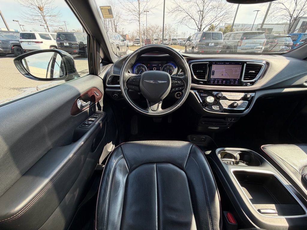 Used 2020 Chrysler Pacifica Limited image 19
