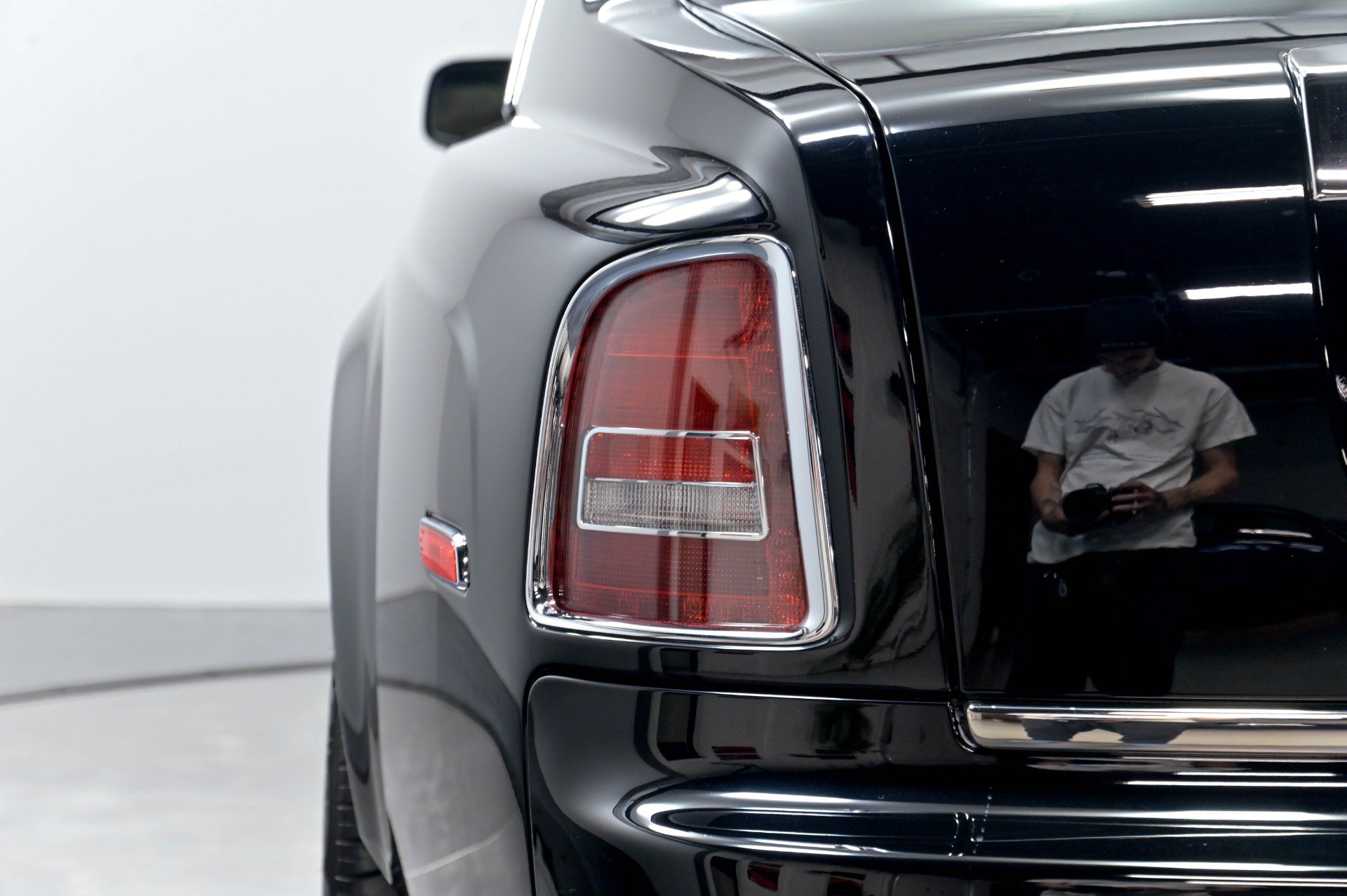 Used 2013 Rolls-Royce Phantom Sedan RWD image 72