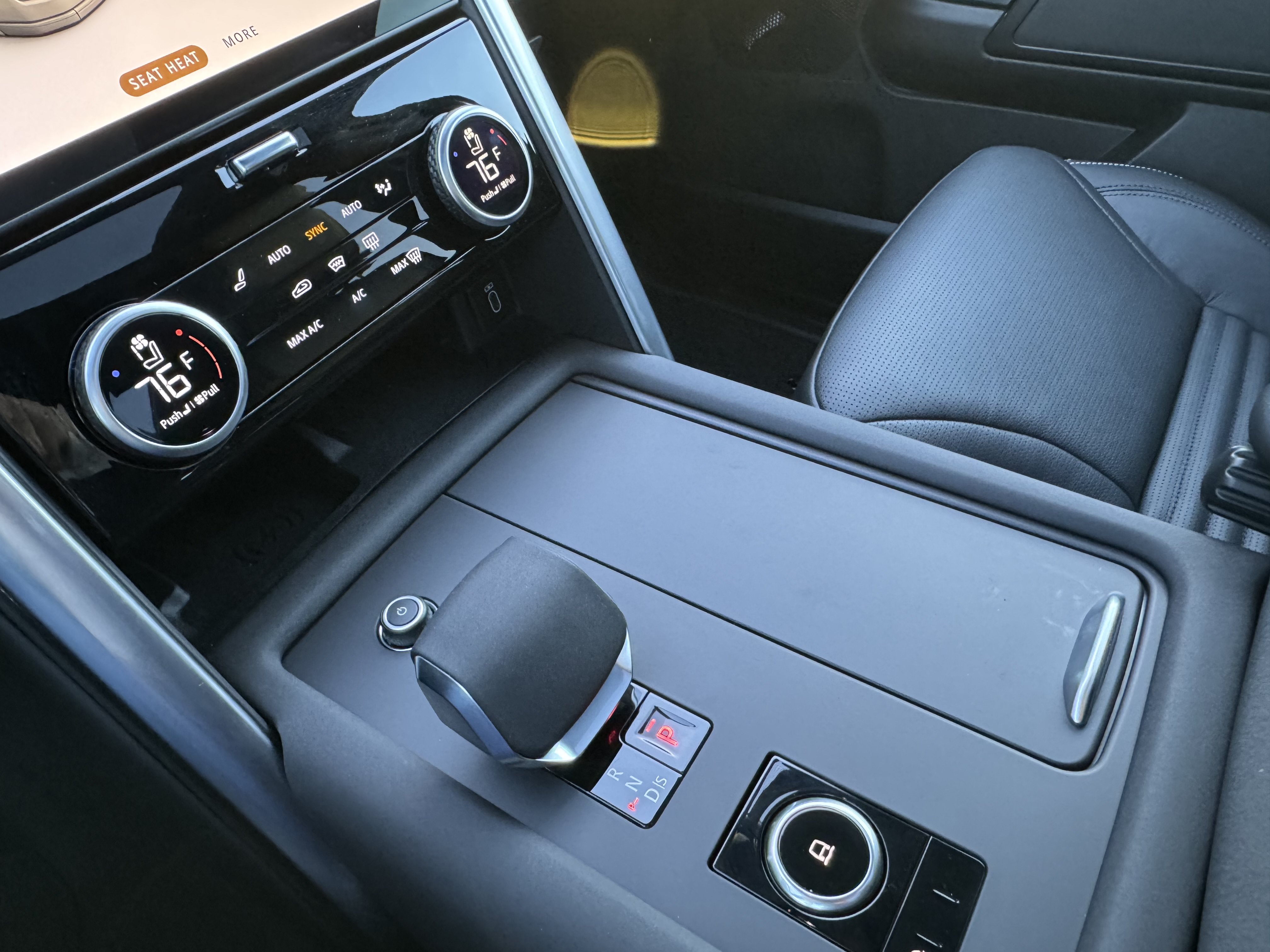 New 2026 Land Rover Discovery Limited Edition AWD/4WD image 23