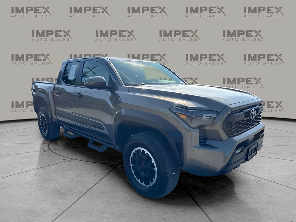 Used 2024 Toyota Tacoma TRD Off-Road w/ TRD Off Road Premium Package AWD/4WD image 7