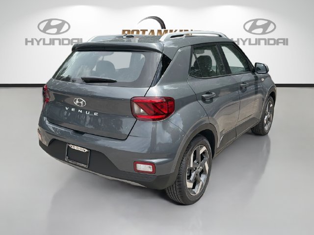 New 2026 Hyundai Venue SEL FWD image 5
