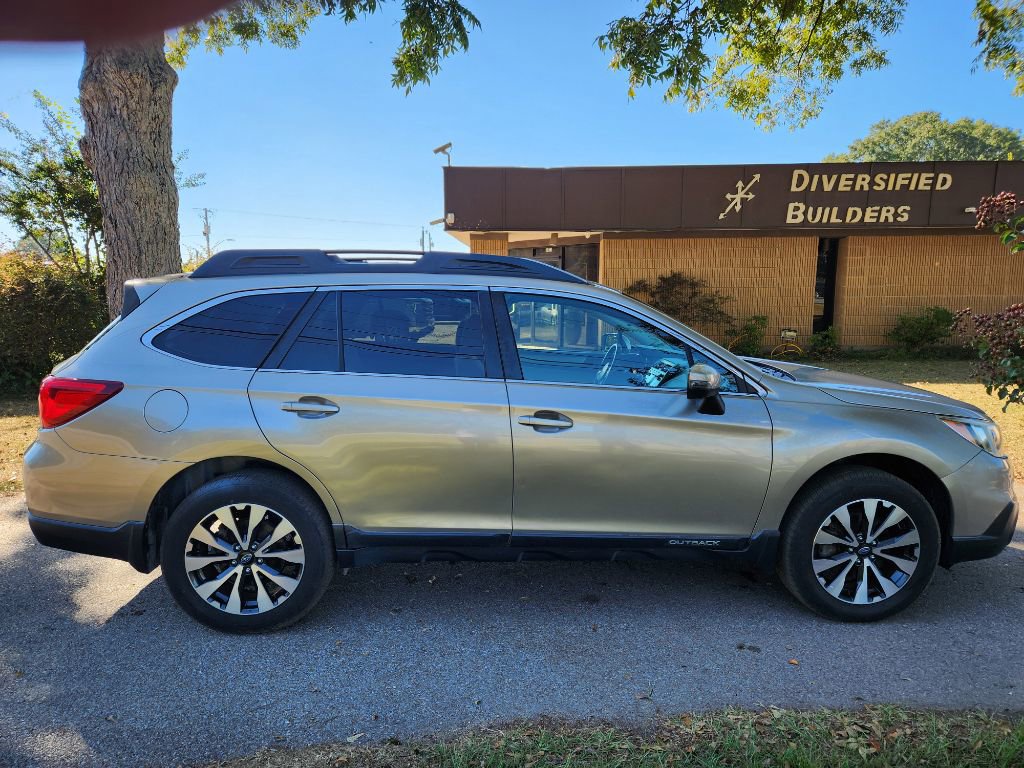 Used 2017 Subaru Outback 2.5i Premium image 4