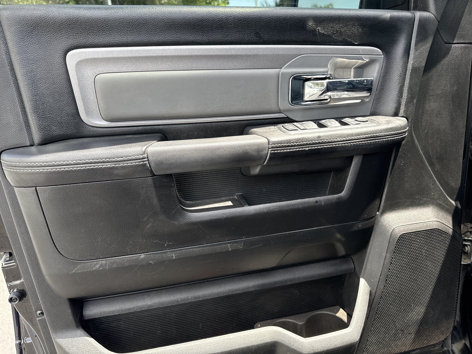Used 2018 RAM 2500 Power Wagon w/ Leather & Luxury Group AWD/4WD image 16