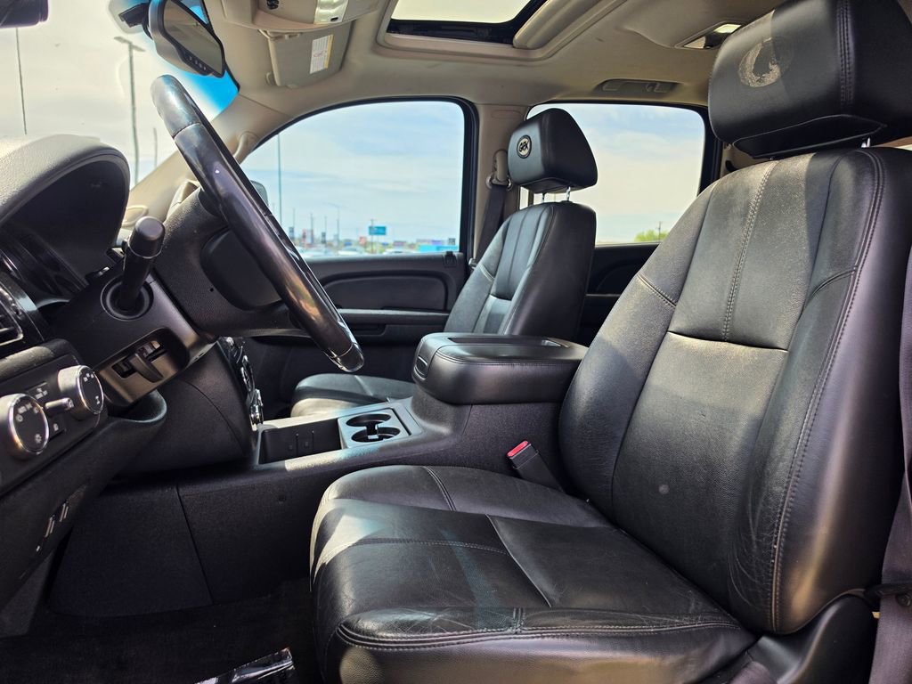 Used 2009 Chevrolet Silverado 2500 W/T AWD/4WD image 11