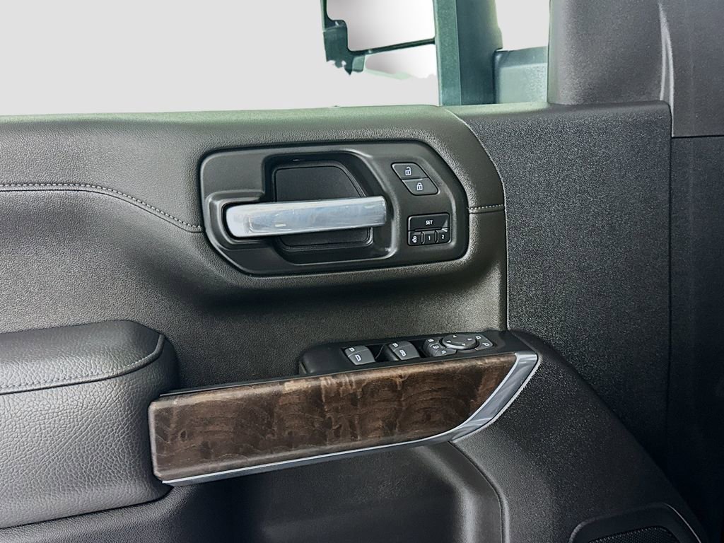 Used 2022 GMC Sierra 3500 Denali w/ Denali Ultimate Package image 16