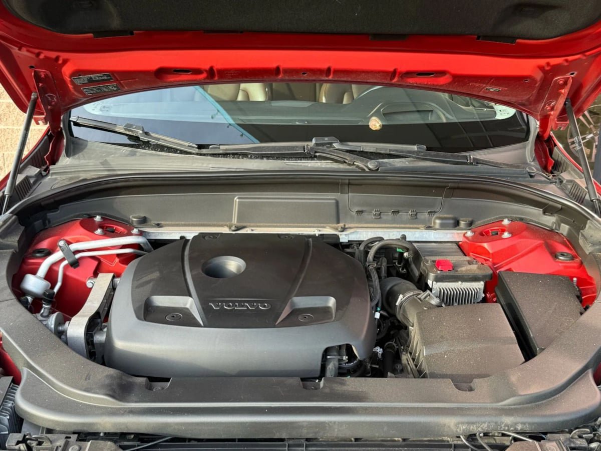 Used 2019 Volvo XC60 T5 Momentum w/ Advanced Package image 23