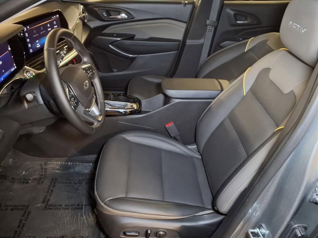 Used 2024 Chevrolet Trax ACTIV w/ Sunroof Package image 13