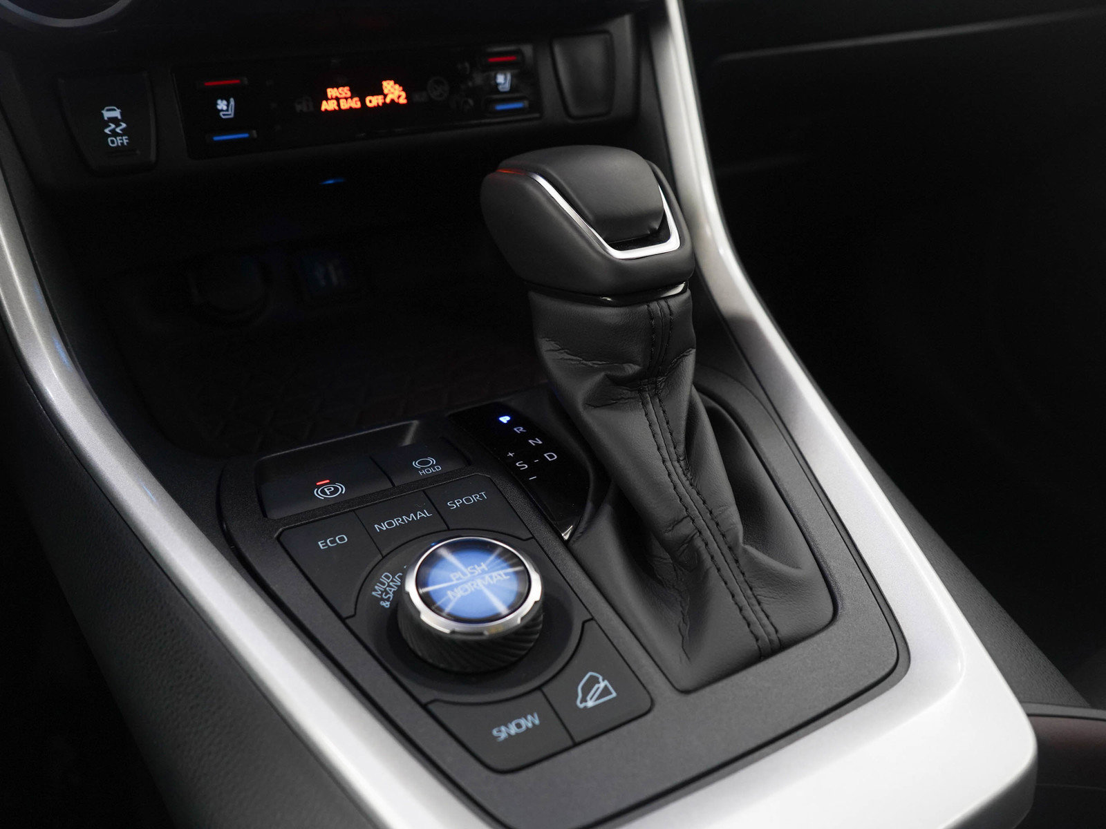 Used 2025 Toyota RAV4 Limited w/ Weather Package image 25