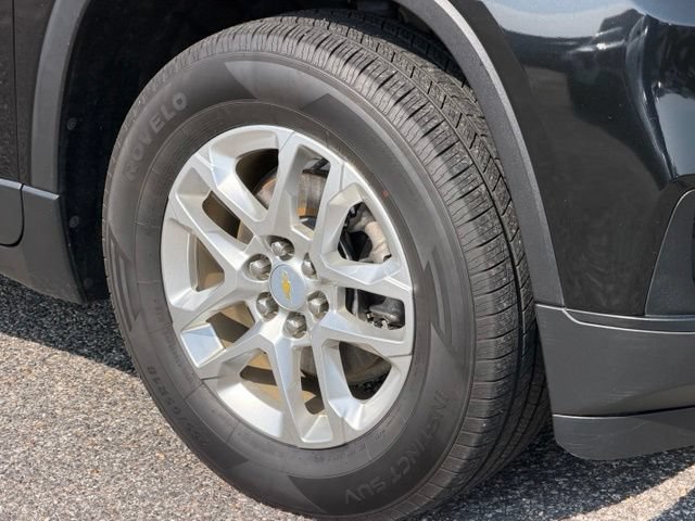 Used 2021 Chevrolet Traverse LS w/ LPO, Blackout Package FWD image 9