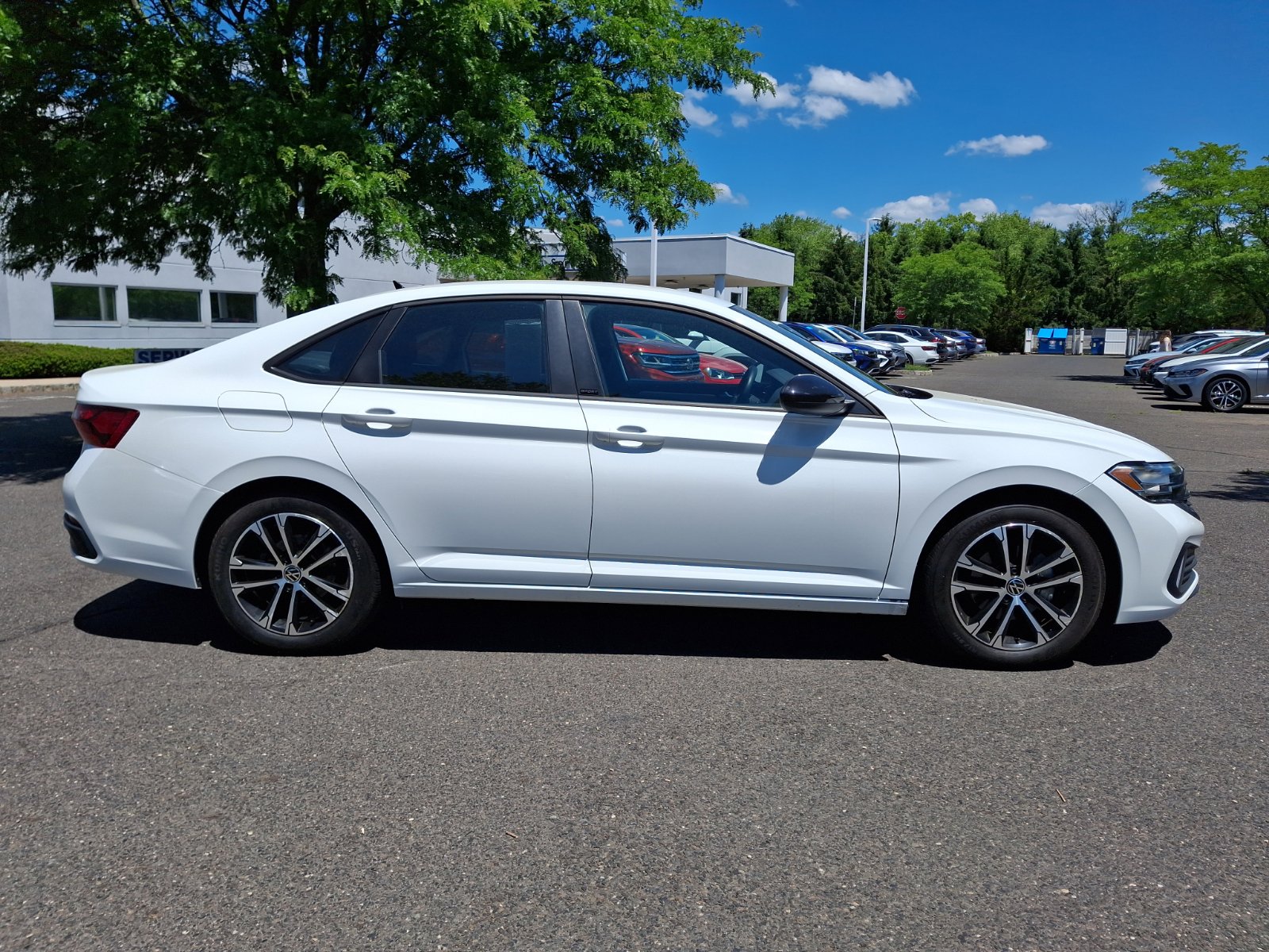 Used 2023 Volkswagen Jetta Sport FWD image 7