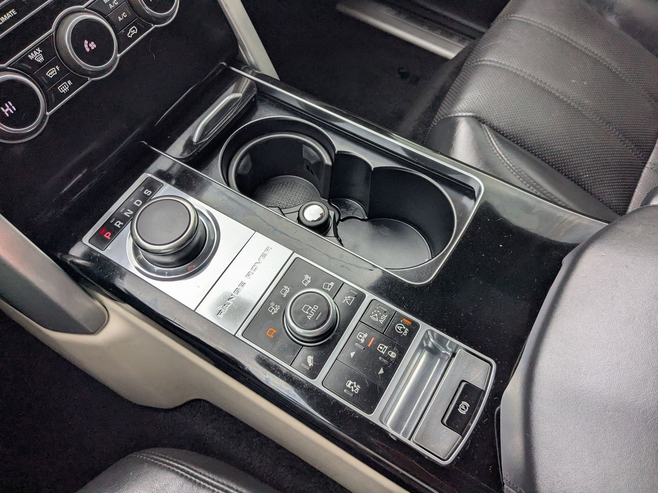 Used 2014 Land Rover Range Rover Supercharged AWD/4WD image 25