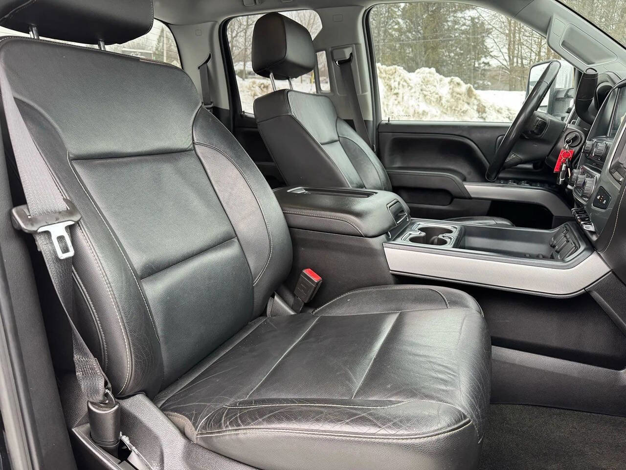 Used 2018 Chevrolet Silverado 2500 LTZ w/ Vortec Plus Package image 16