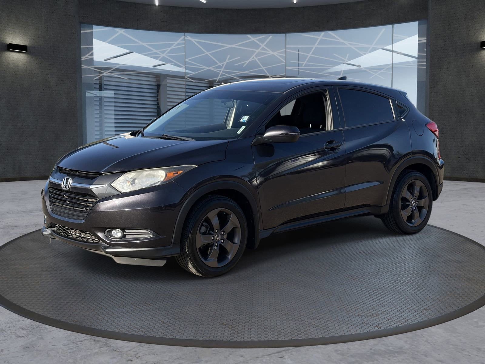 Used 2018 Honda HR-V EX image 2