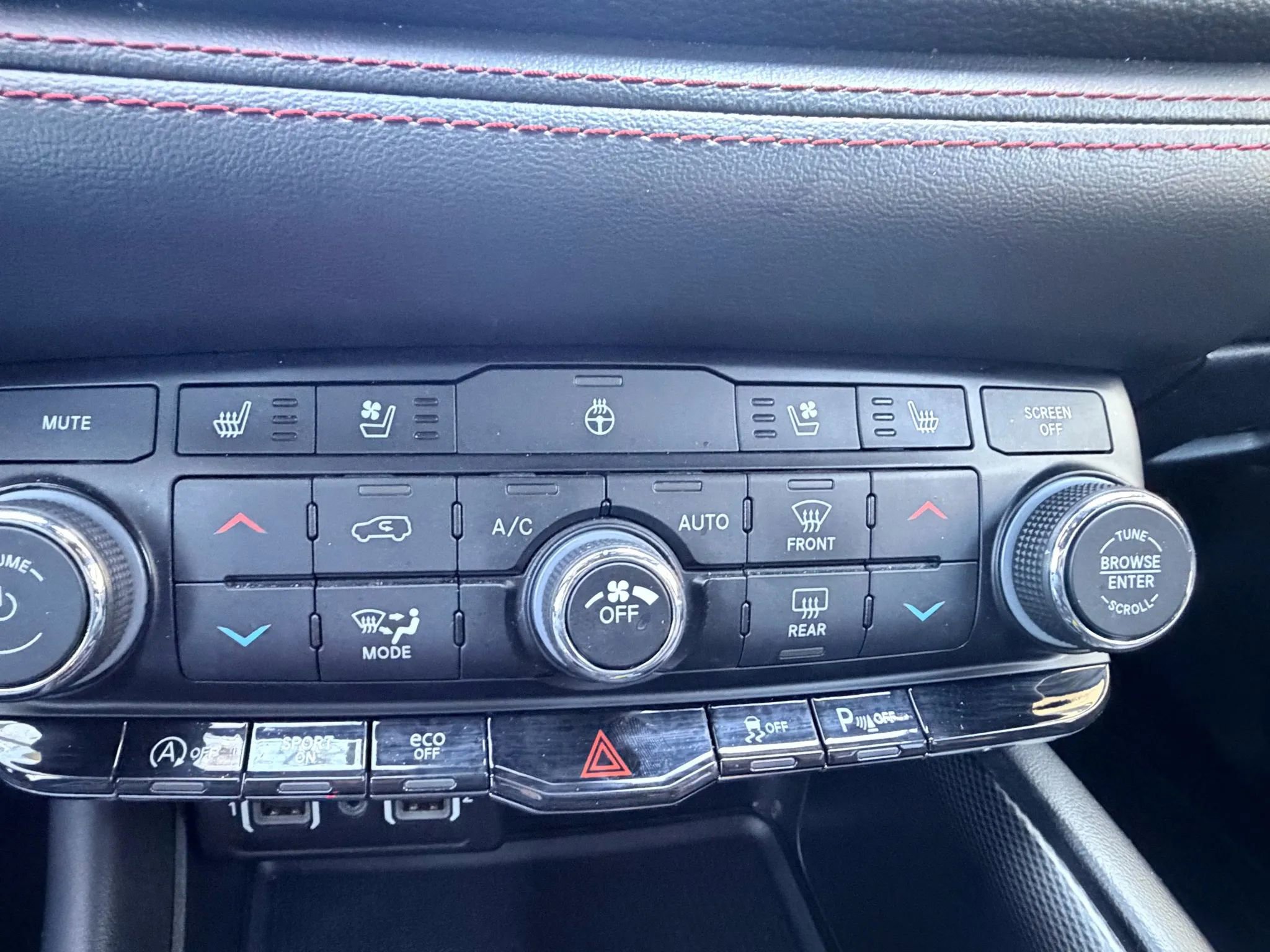 Used 2023 Dodge Durango GT image 14