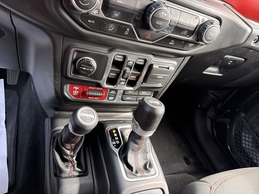 Used 2021 Jeep Wrangler Unlimited Rubicon w/ Steel Bumper Group image 18