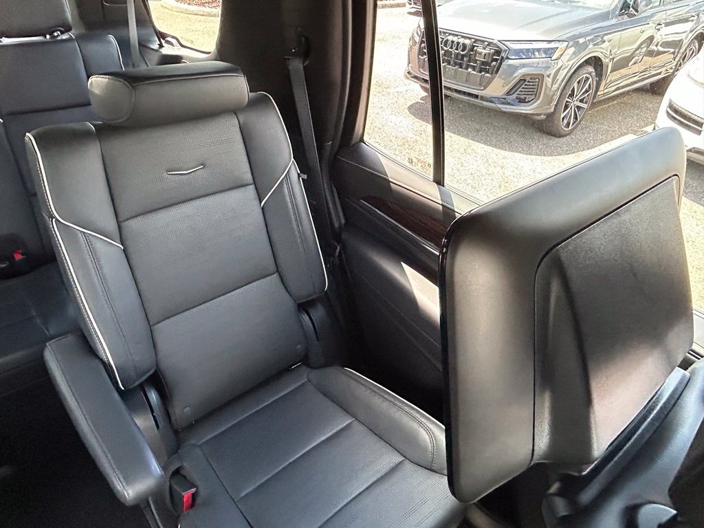 Used 2023 Cadillac Escalade Premium Luxury w/ LPO, Illumination Package AWD/4WD image 14