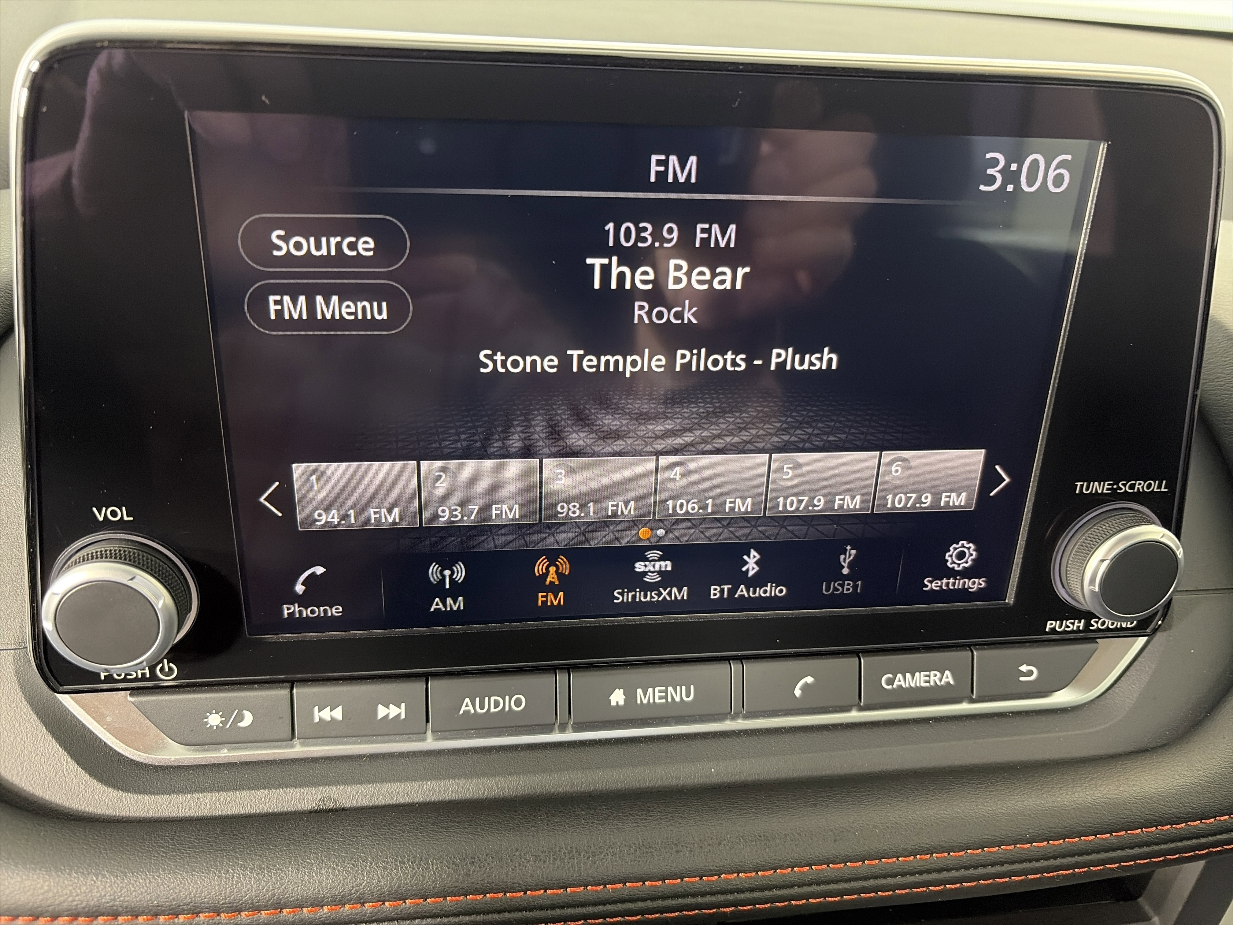 Used 2025 Nissan Rogue SV image 20