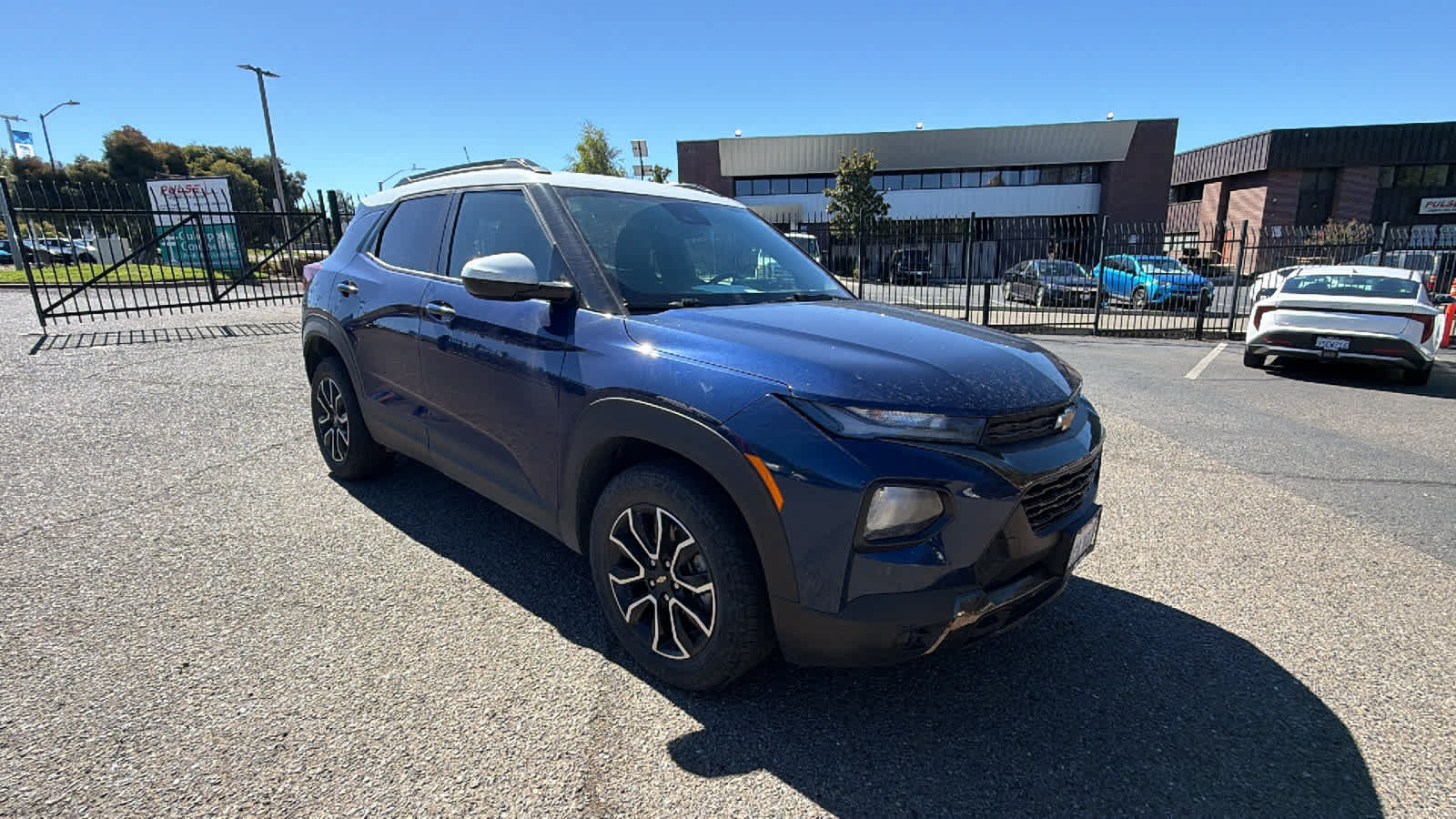 Used 2022 Chevrolet TrailBlazer ACTIV w/ Technology Package AWD/4WD image 3