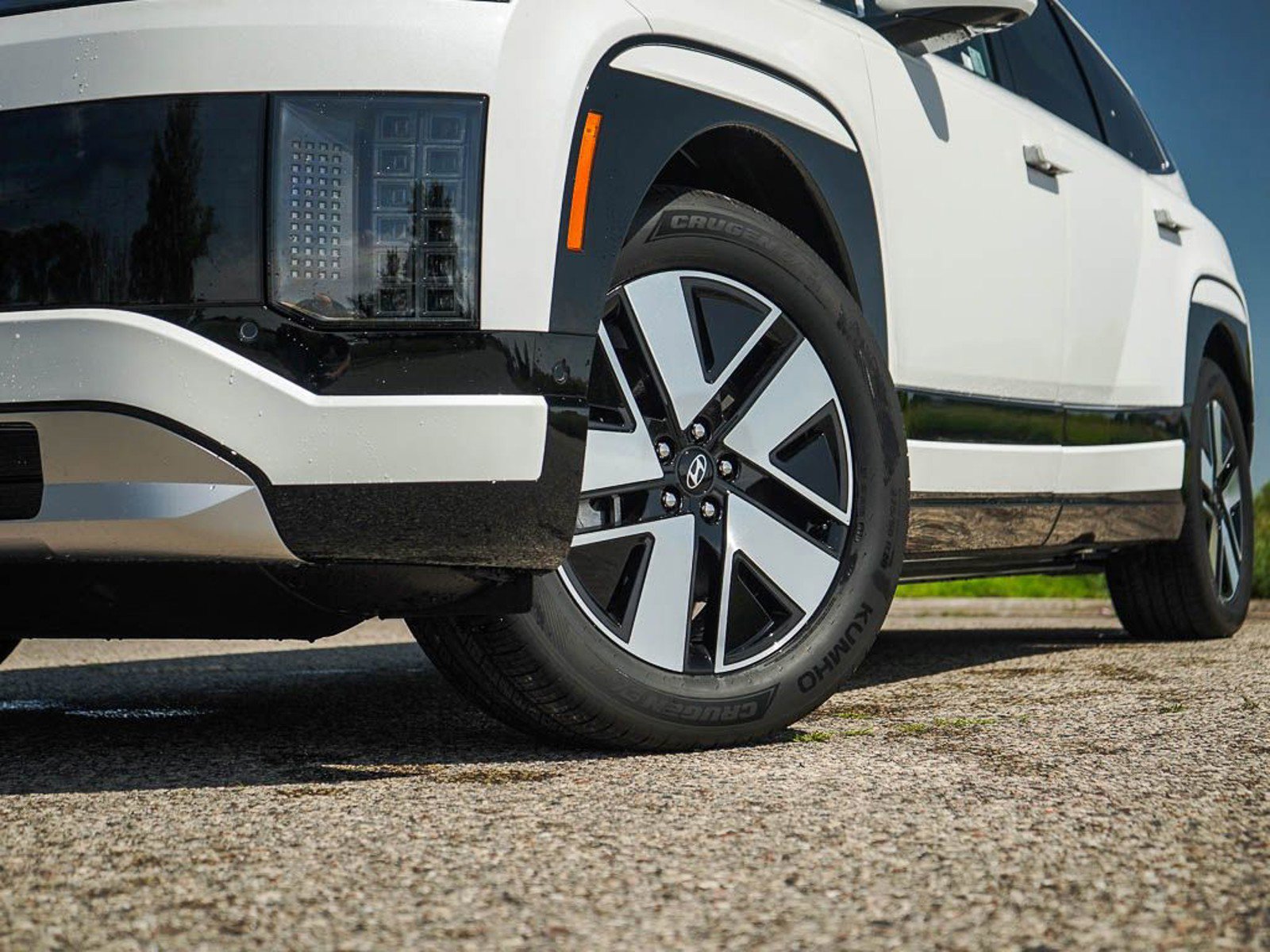 New 2026 Hyundai Ioniq 9 SEL image 6