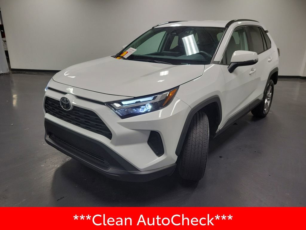 Used 2023 Toyota RAV4 XLE image 4