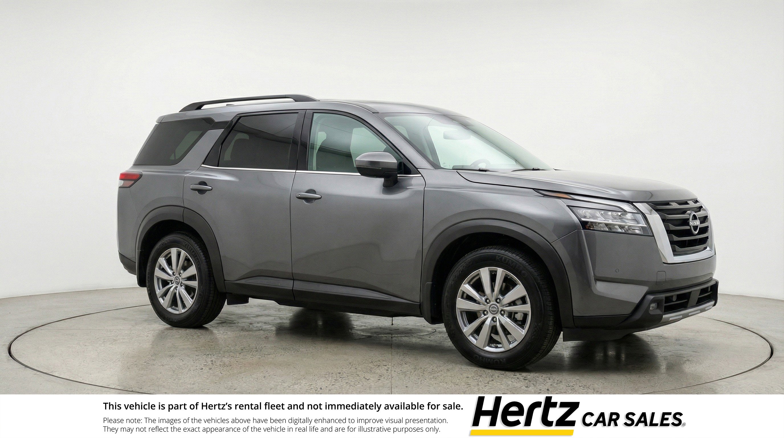 Used 2025 Nissan Pathfinder SV image 1