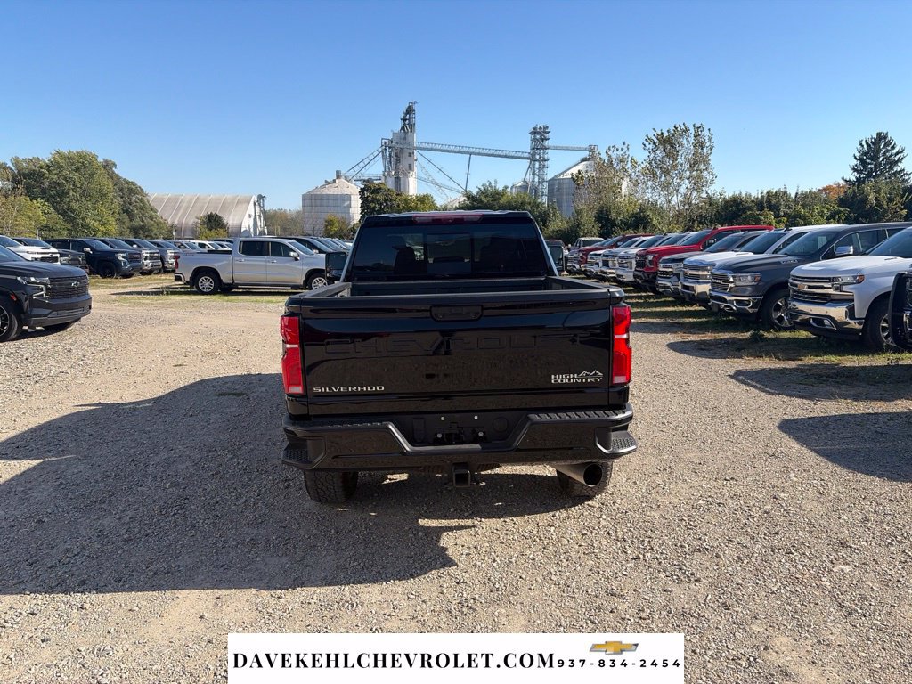 Used 2026 Chevrolet Silverado 2500 High Country w/ High Country Premium Package AWD/4WD image 8