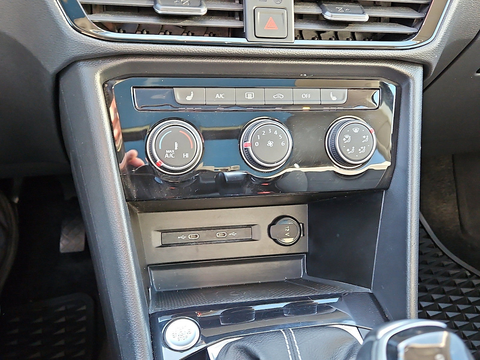 Certified 2023 Volkswagen Taos SE image 14