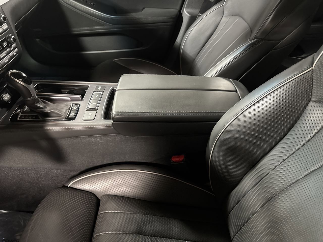 Used 2015 Hyundai Genesis 3.8 w/ Option Group 03 image 29