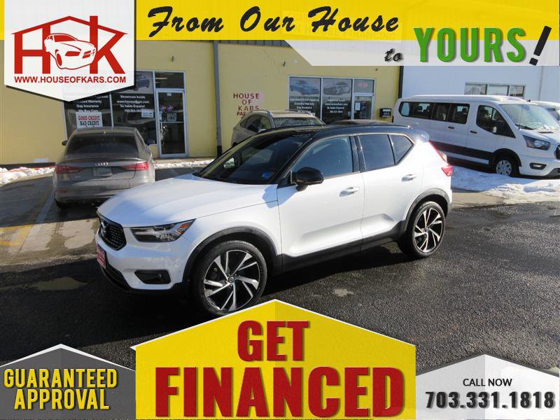 Used 2019 Volvo XC40 T4 R-Design image 1