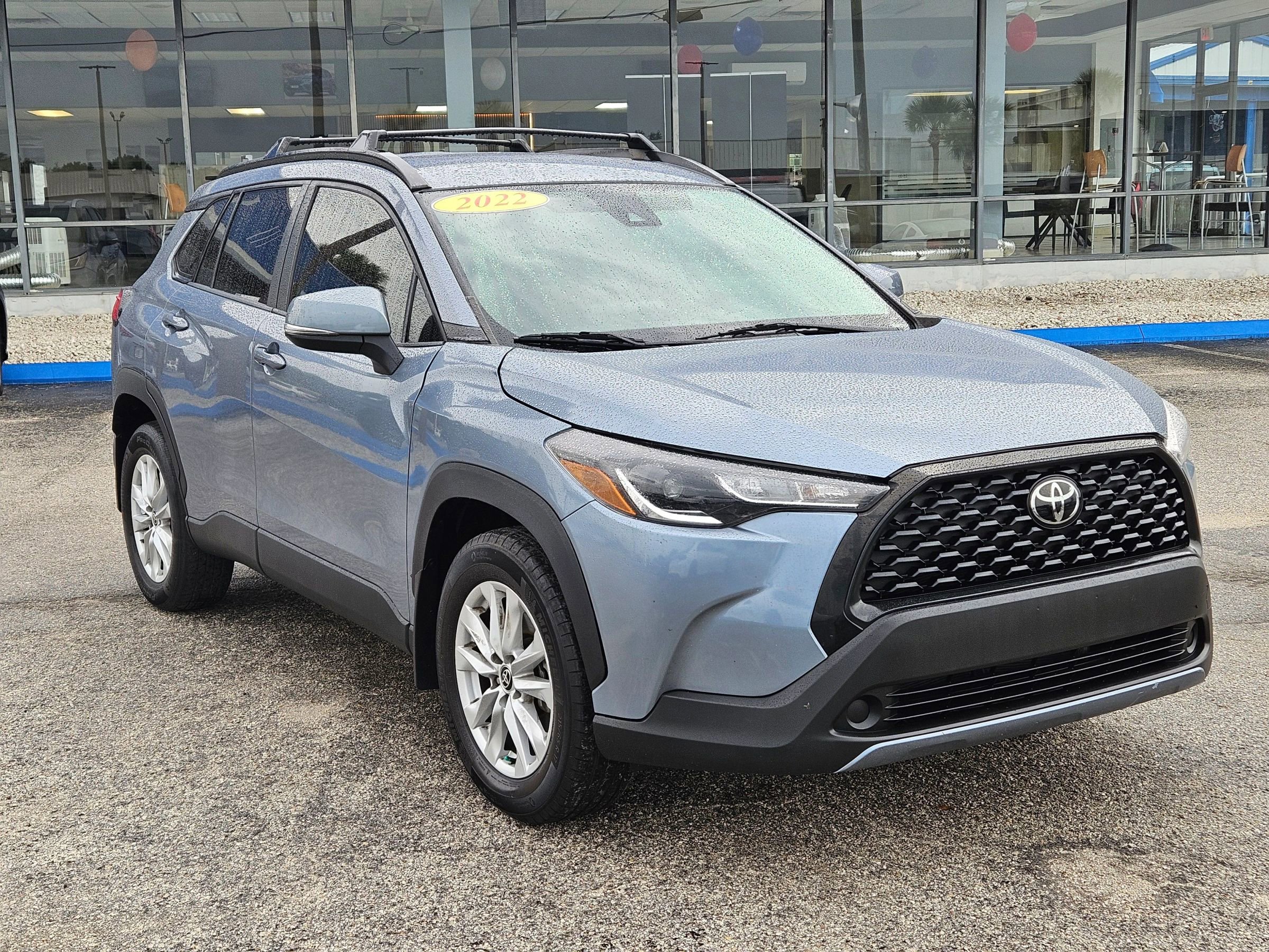 Used 2022 Toyota Corolla Cross LE FWD image 2