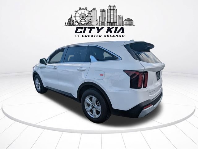 Used 2026 Kia Sorento LX FWD image 3