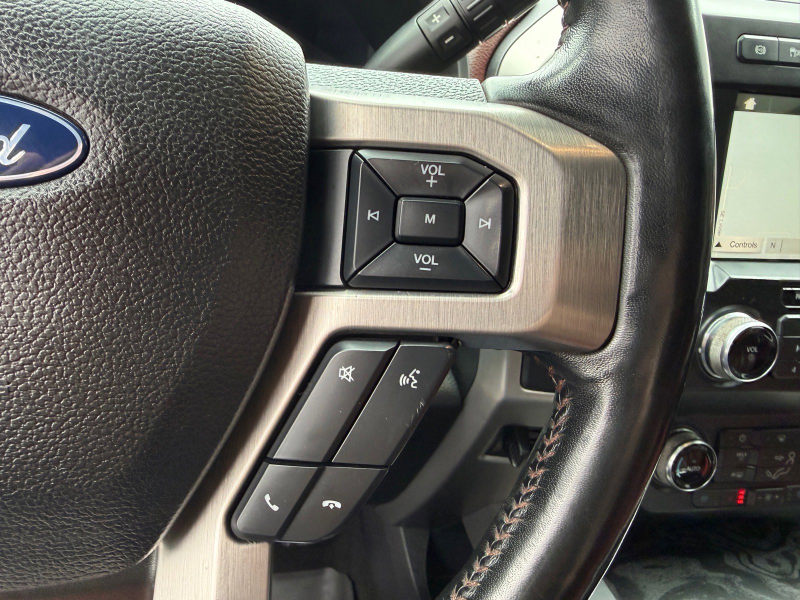 Used 2019 Ford F350 Platinum w/ Platinum Ultimate Package image 43