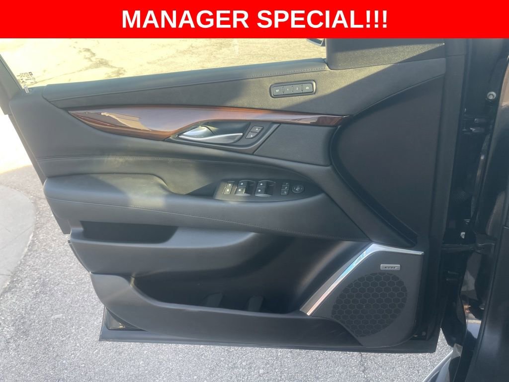Used 2019 Cadillac Escalade Premium Luxury AWD/4WD image 35