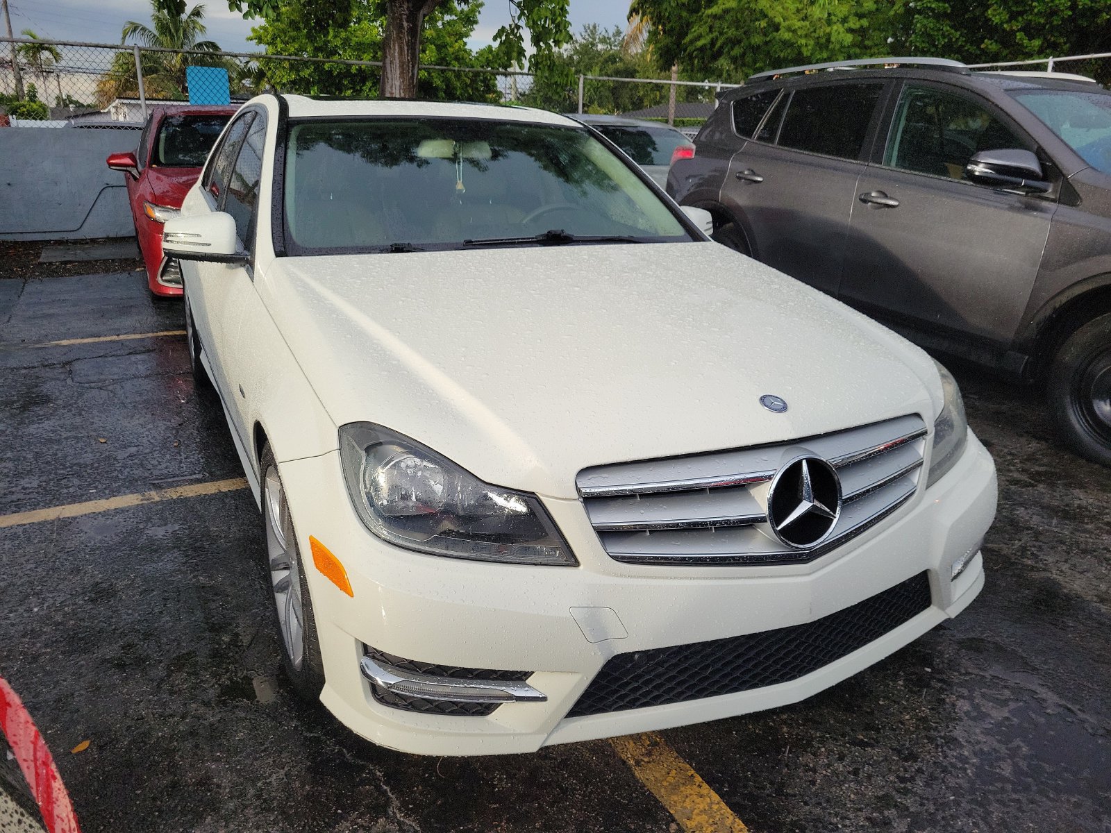 Used 2012 Mercedes-Benz C 250 Sedan image 2