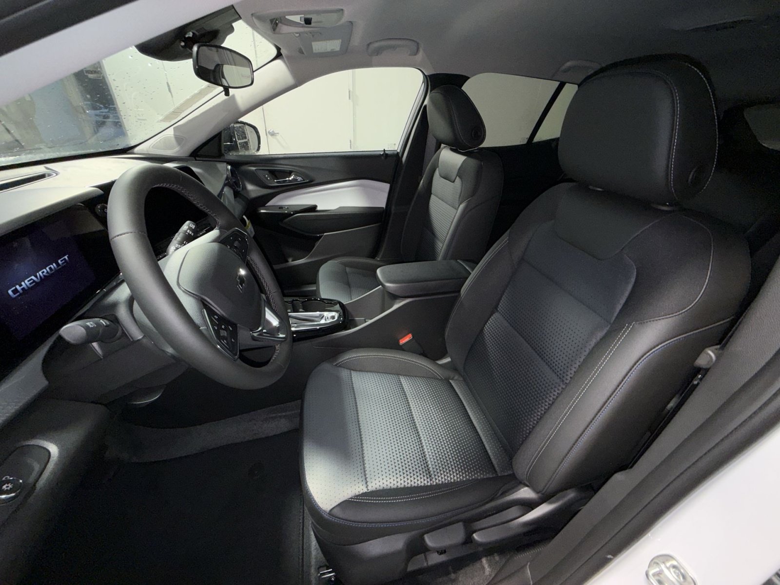 New 2026 Chevrolet Trax LT w/ Driver Confidence Package FWD image 14