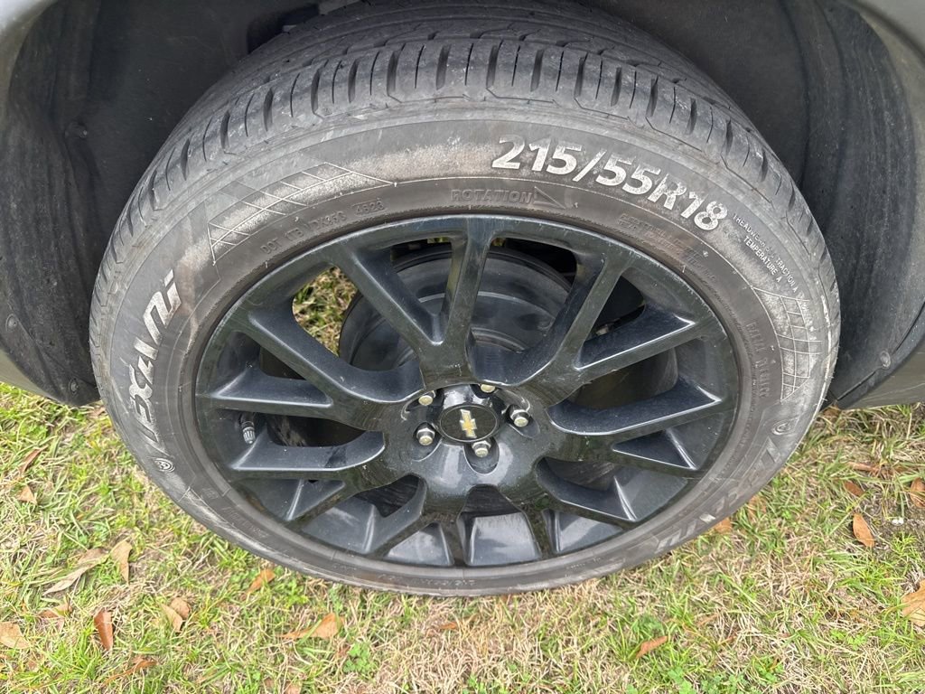 Used 2021 Chevrolet Trax LT w/ Sport Edition image 11