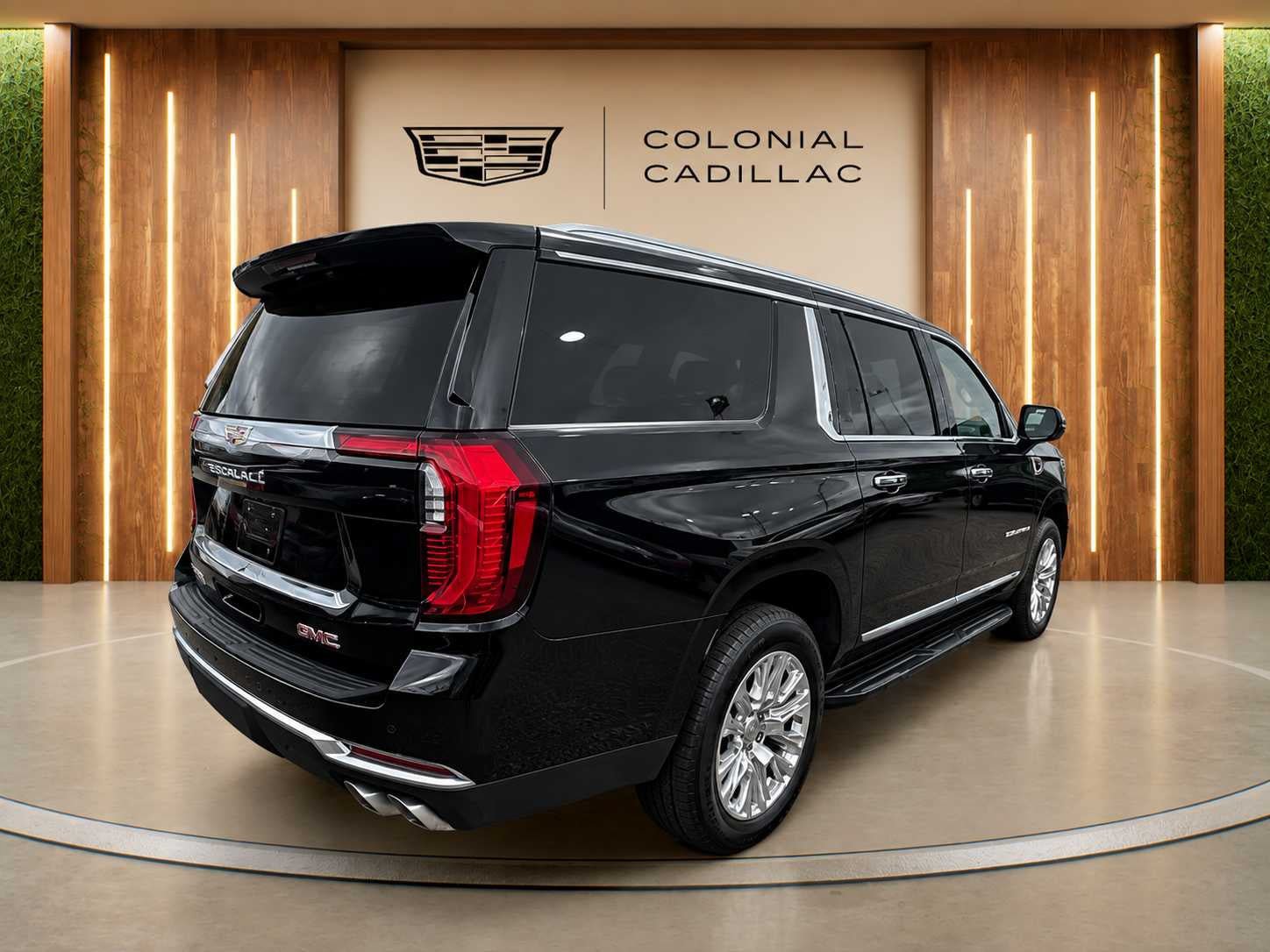 Used 2025 GMC Yukon XL Denali AWD/4WD image 29