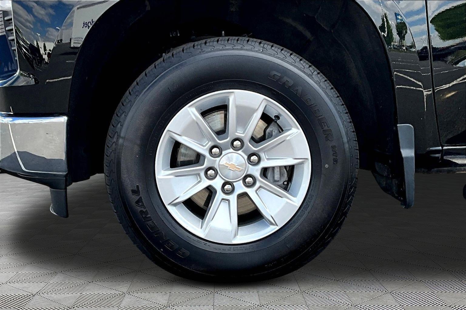 Used 2024 Chevrolet Silverado 1500 LT image 34