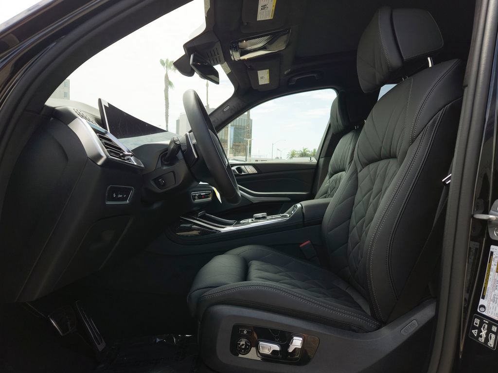 New 2027 BMW X7 xDrive40i w/ M Sport Package AWD/4WD image 7